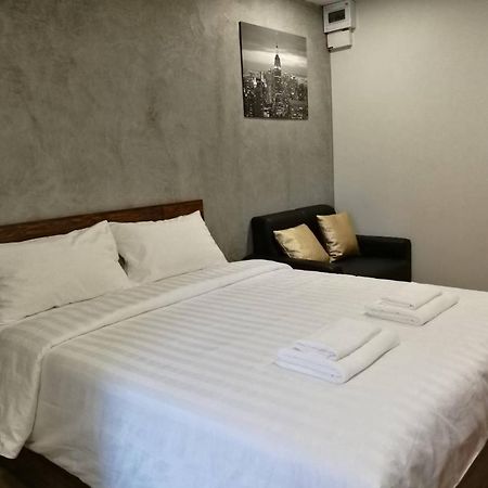 방콕 Tata House 아파트 호텔 외부 사진
